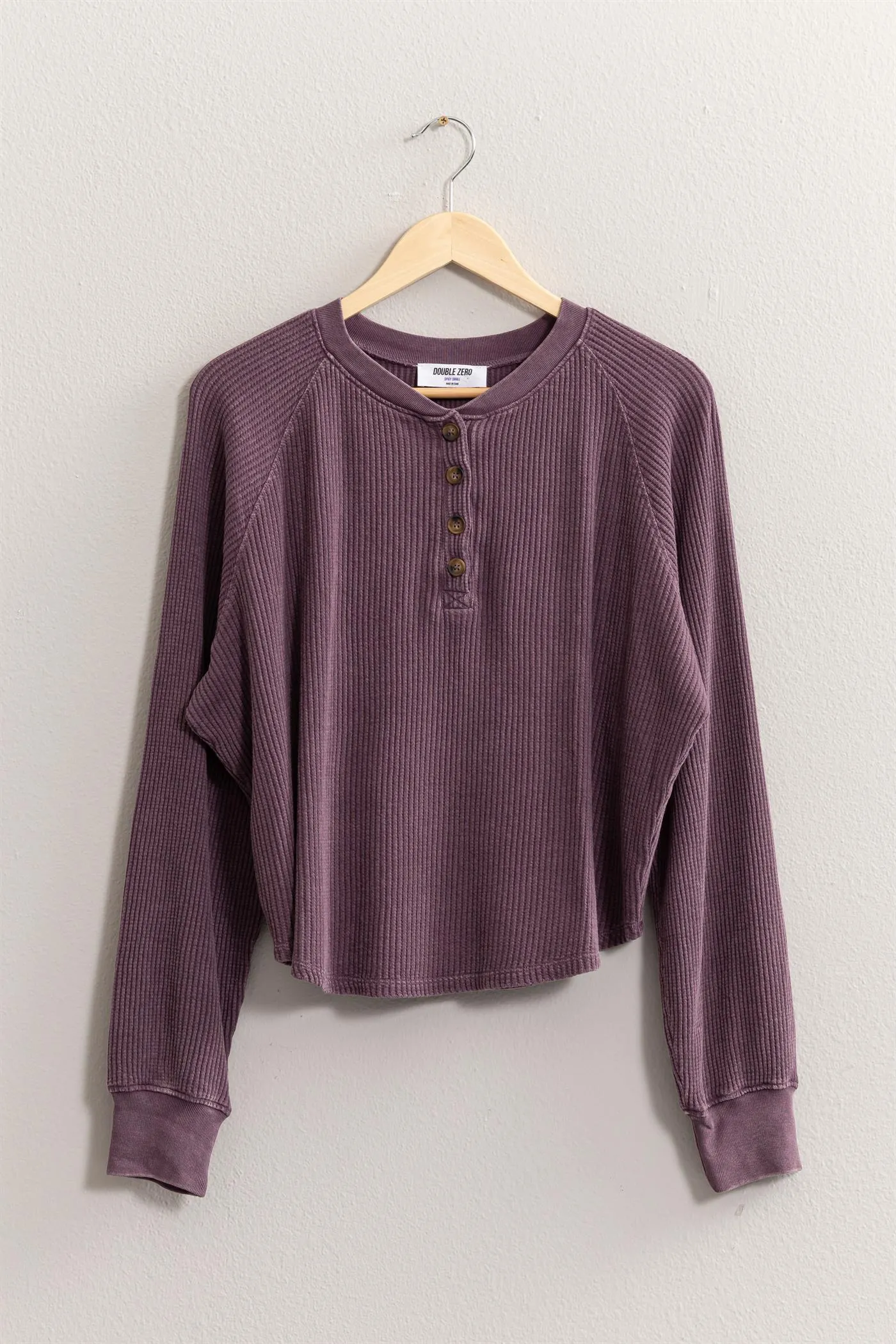 DZ24E442-HENLEY WAFFLE KNIT RAGLAN SLEEVE TOP