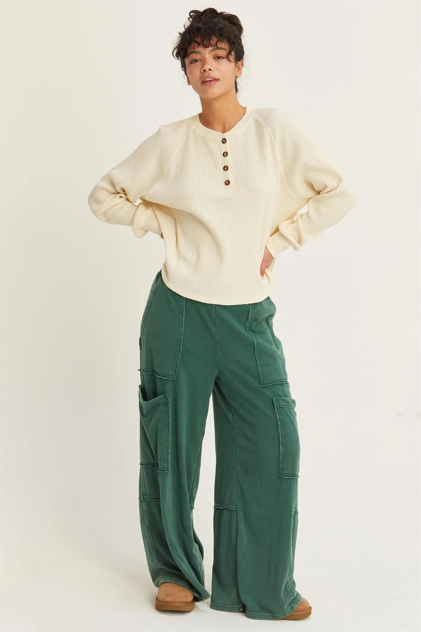 DZ24E442-HENLEY WAFFLE KNIT RAGLAN SLEEVE TOP