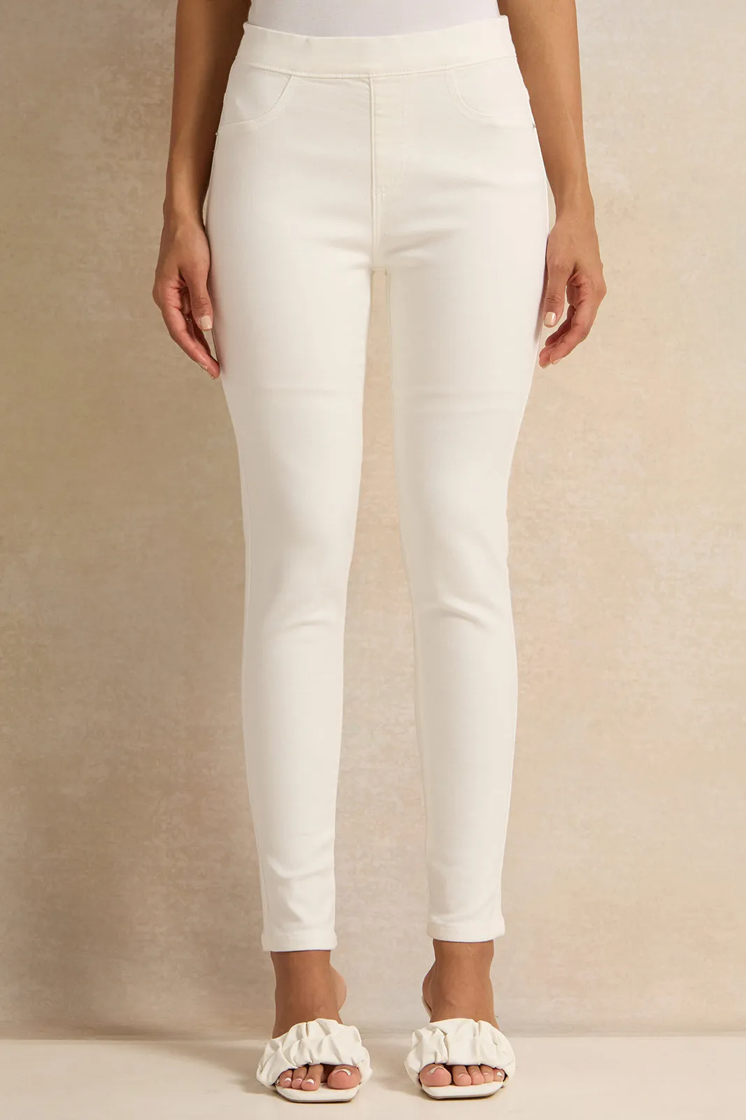 Women Ivory Solid Knit Jegging